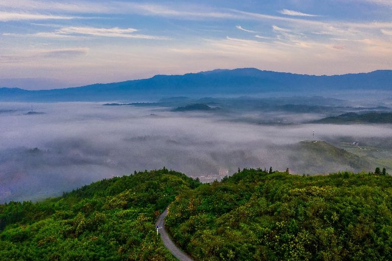 雾锁天井山